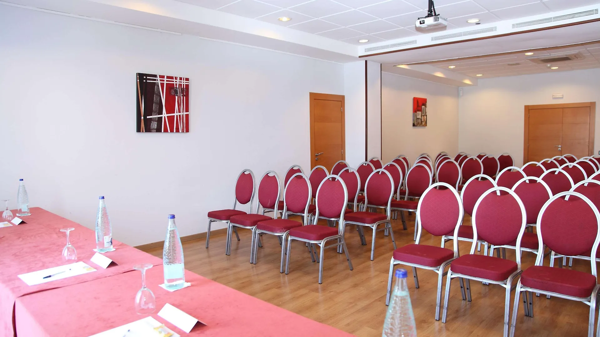 ברברה דה ואייס Travelodge Barcelona Del Valles ברברה דה ואייס