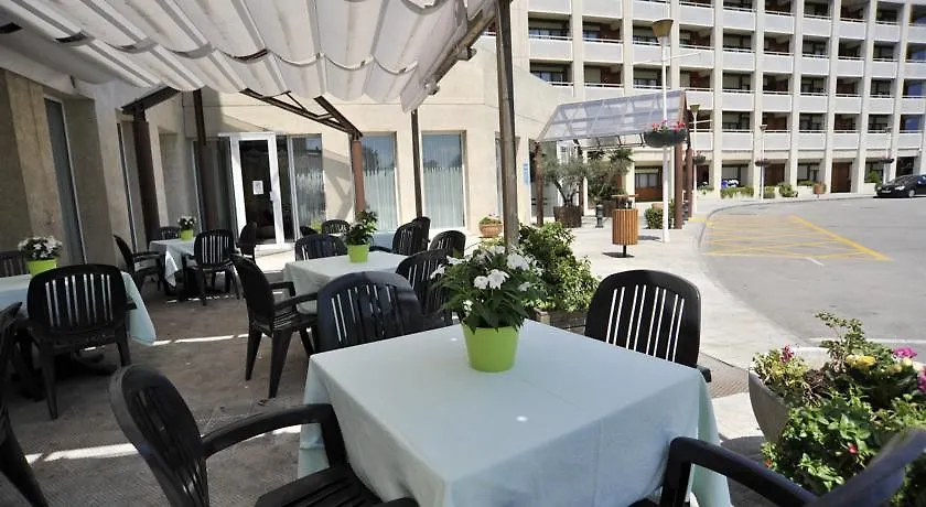 *** מלון ברברה דה ואייס Travelodge Barcelona Del Valles ספרד